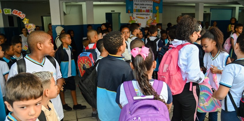 Escolas de Barra Mansa voltam às aulas com novas expectativas para o ano de 2026
